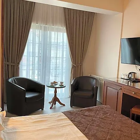 Hotel Ana 3*
